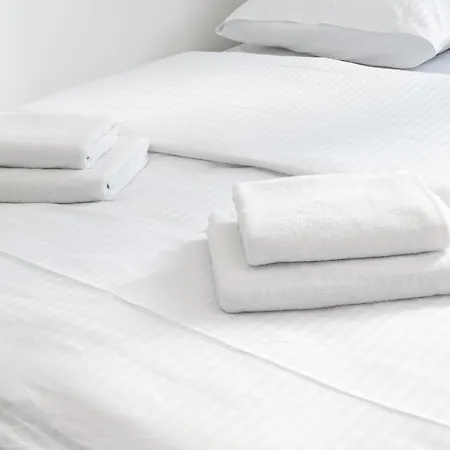 Grzybowska Blue Centre By Bookinghost * 华沙